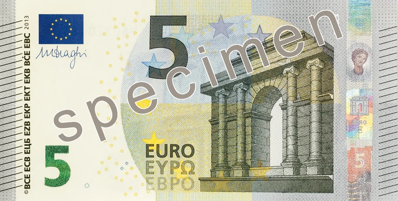 Se hai questa banconota da 5 euro sei ricco: ecco quanto vale